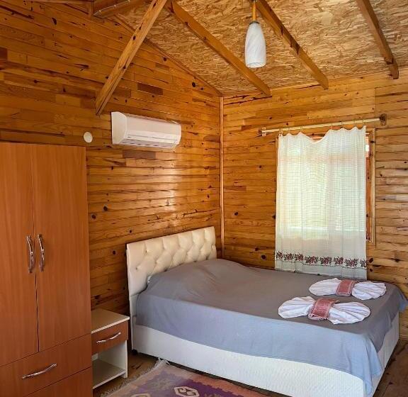 اتاق استاندارد چهار تخته, Asmalı Köşk Pansiyon