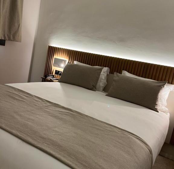 غرفة عائلية, Hôtel Le Relais Des Brasseurs   Aubagne