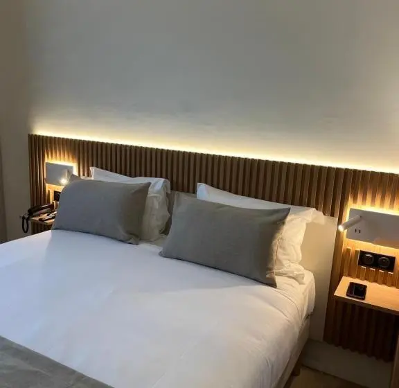 ファミリールーム, Hôtel Le Relais Des Brasseurs   Aubagne