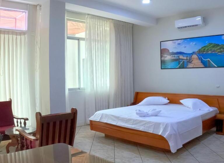 スタンダードスタジオ, Royal Park