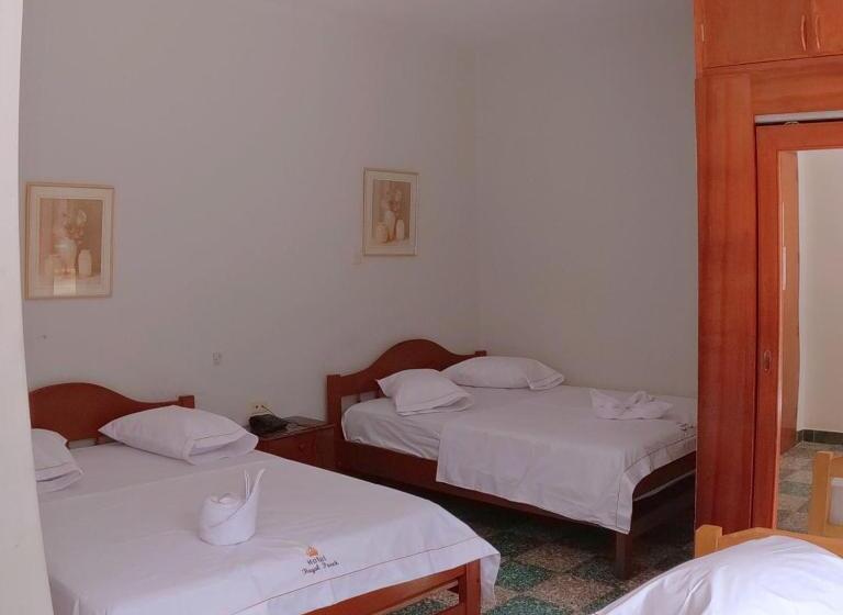 スタンダードトリプルルーム, Royal Park