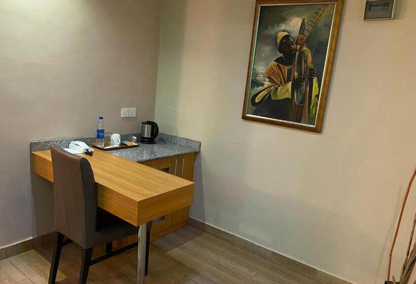 سوییت لوکس, La Cour Hotels And Apartments Cooper