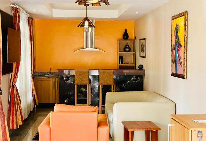 سوئیت 2 خوابه, La Cour Hotels And Apartments Cooper