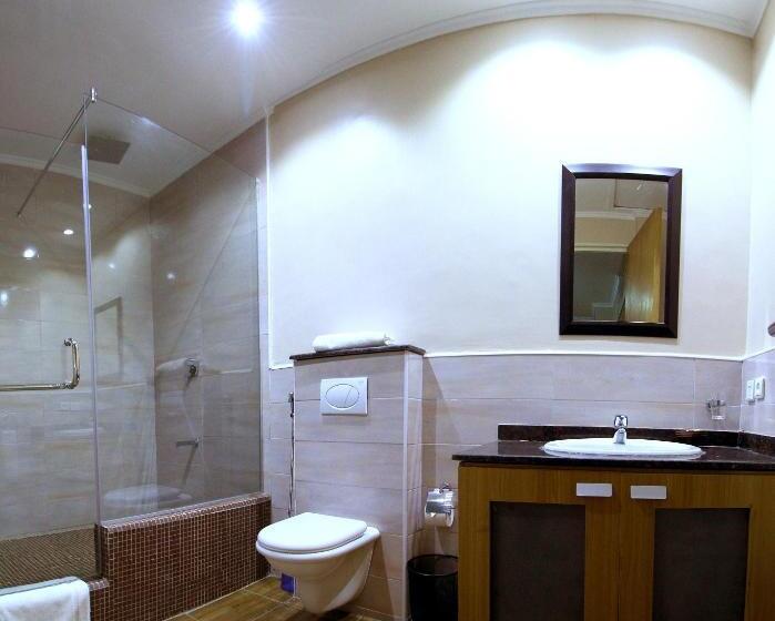 سوئیت پرزیدنت, La Cour Hotels And Apartments Cooper