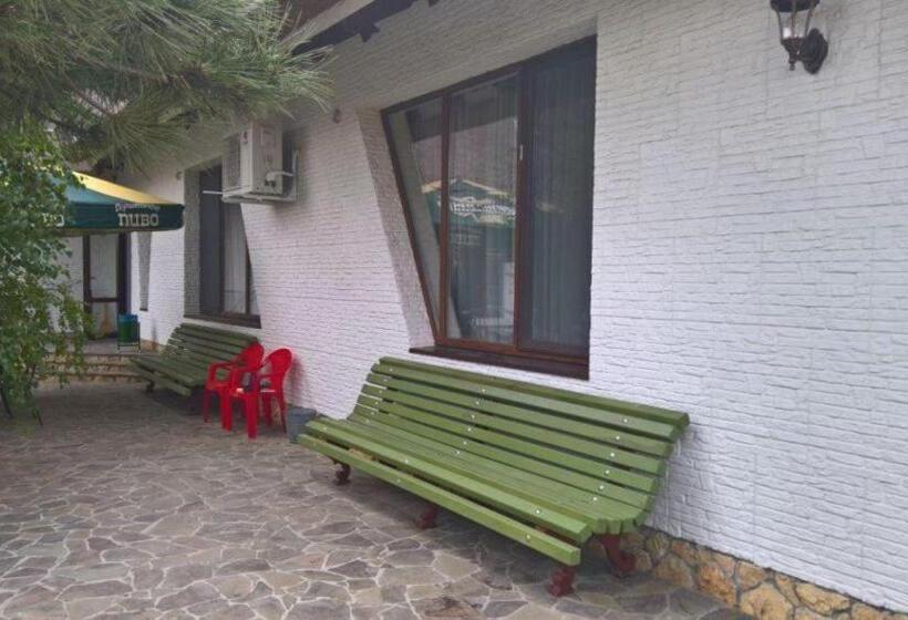 패밀리 룸, More Nadezhd