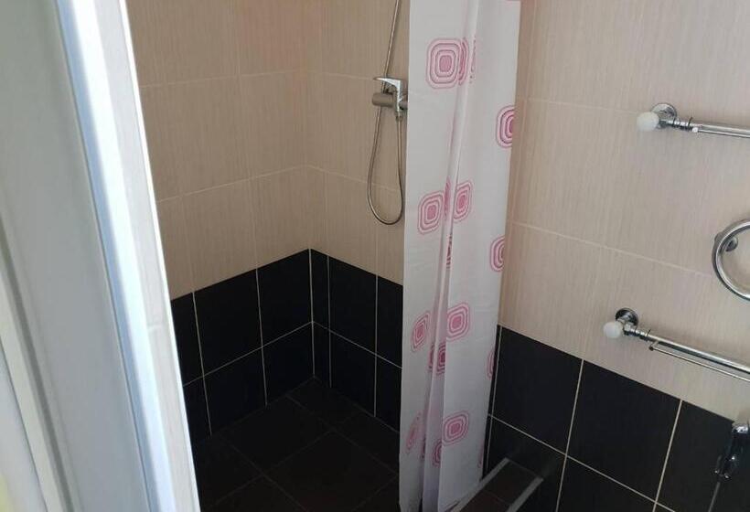 수피리어 패밀리 룸, More Nadezhd