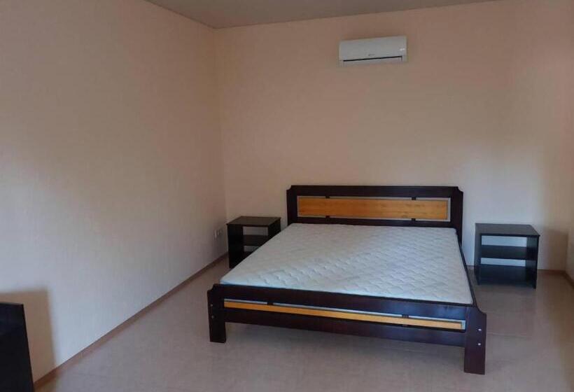 수피리어 패밀리 룸, More Nadezhd