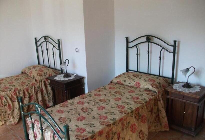 غرفة قياسية مزوَّدة بشُرفة, Villa Delle Rose B&b