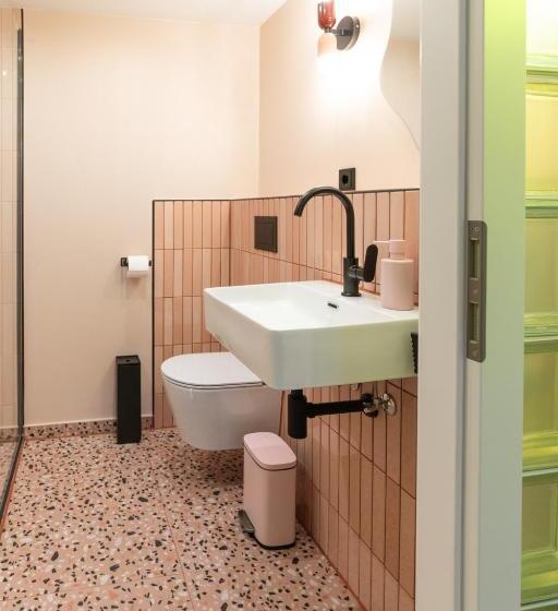 اتاق لوکس, Retropop Design Apartment , Designerzimmer Für Je 2 Personen, Top Lage, Wifi