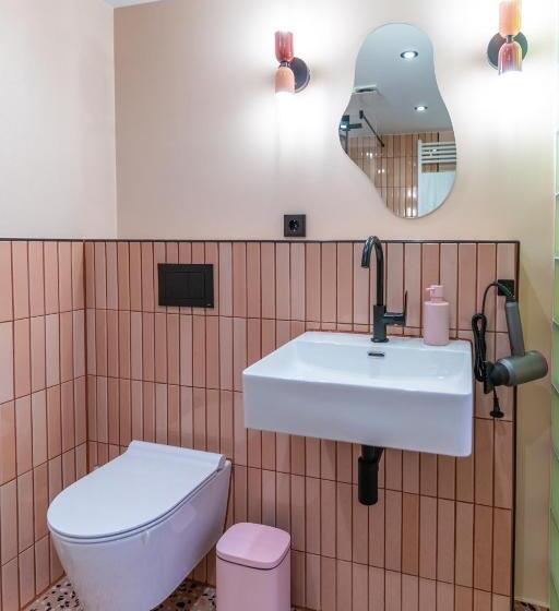 اتاق لوکس, Retropop Design Apartment , Designerzimmer Für Je 2 Personen, Top Lage, Wifi