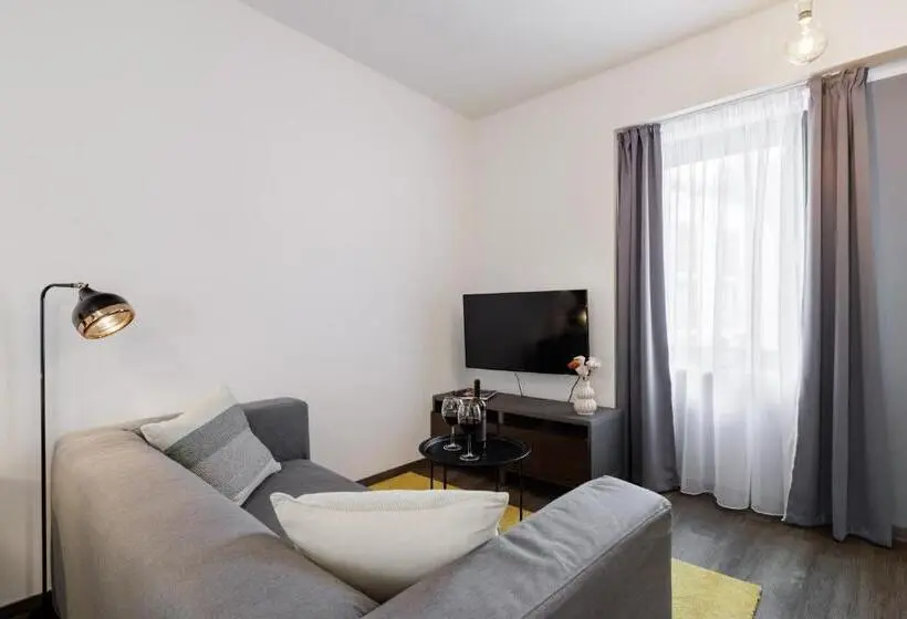 デラックススタジオ, River Apartments
