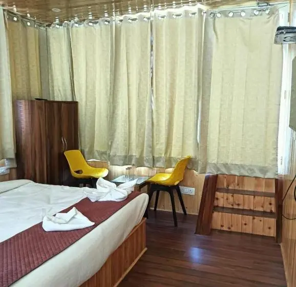 Superior-huone, Kasauli Times