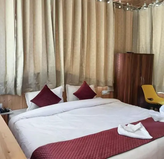 Superior-huone, Kasauli Times