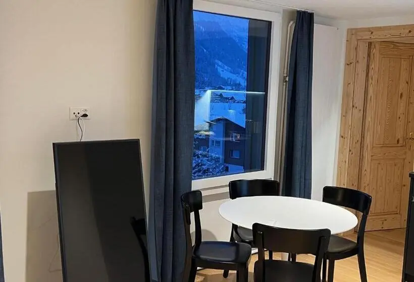 スタンダードスタジオ, Bellevue Hotel & Apartments