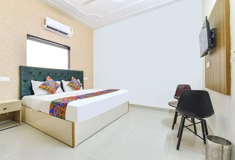 デラックスルーム, Fabhotel Prince 24