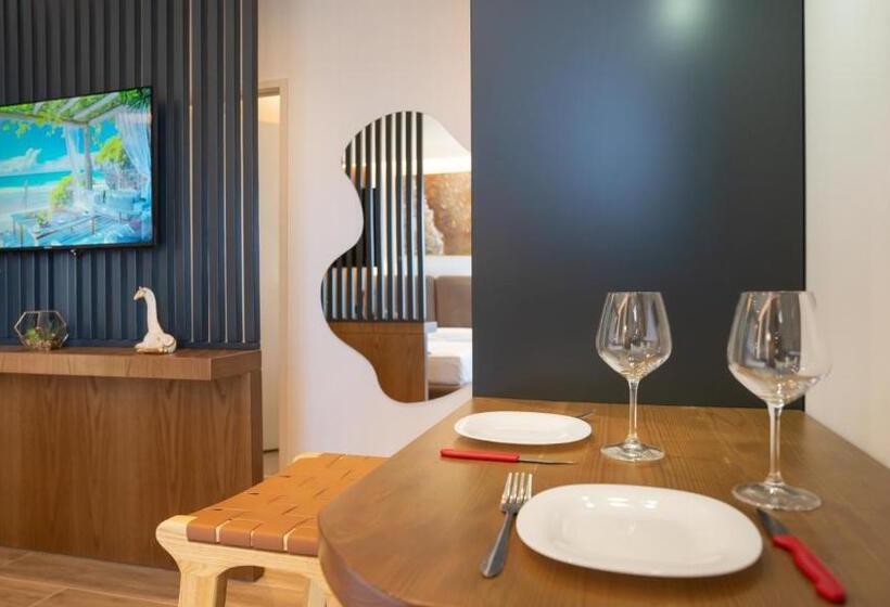 חדר סטנדרט עם מרפסת, Azure Sea View Apartment S