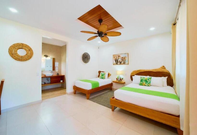 غرفة قياسية ثلاثية مطلة علي حمام السباحة, Olinca Boutique