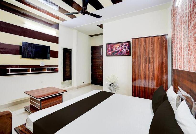 트리플 클래식 룸, O Divine