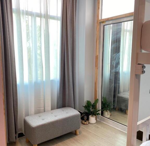 패밀리 룸, Triple J Hotel Trang