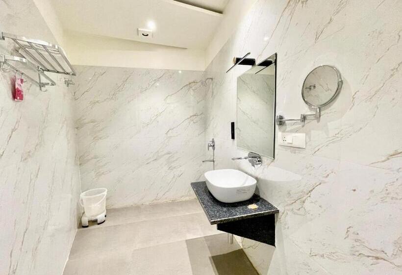 غرفة ديلوكس, Vedangam Inn ! Varanasi Forɘigner S Choice ! Fully Air Conditioned Hotel With Parking Availability