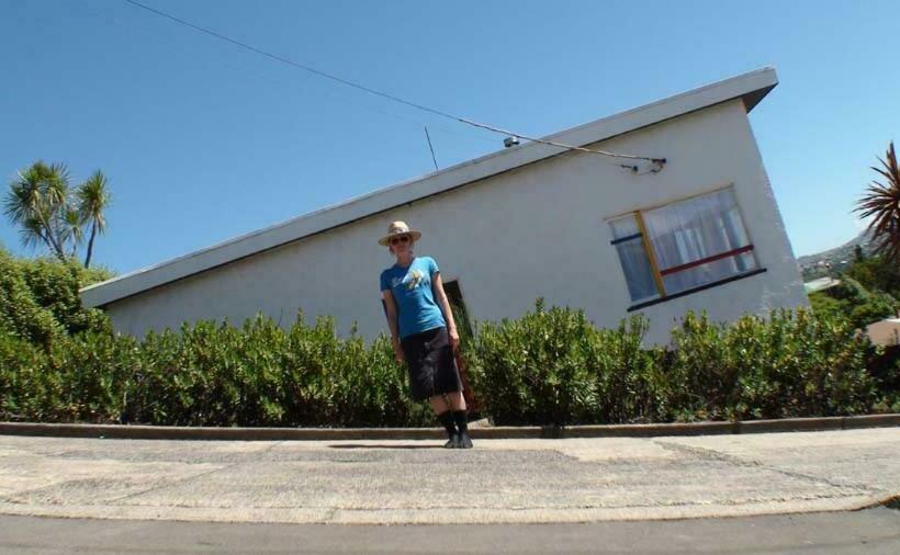 غرفة قياسية مطلة على الجبل, Sleep On The Steepest Street In The World!