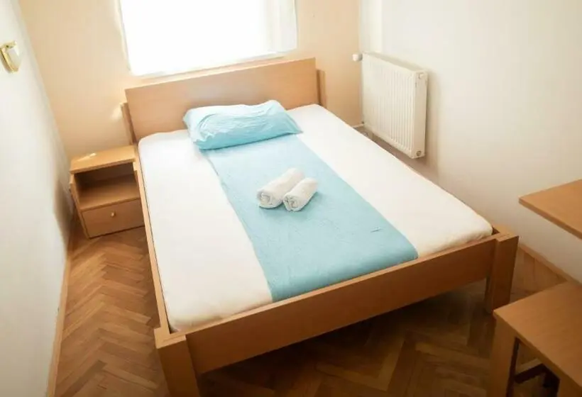 اتاق استاندارد یک نفره, Hostel Soline