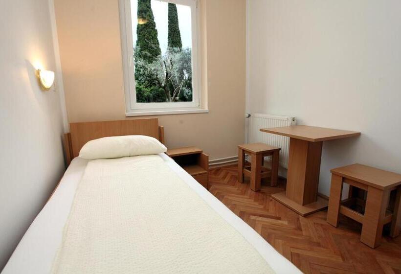 اتاق استاندارد یک نفره, Hostel Soline