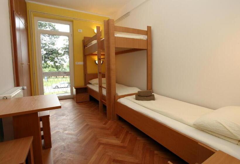 اتاق استاندارد سه نفره, Hostel Soline