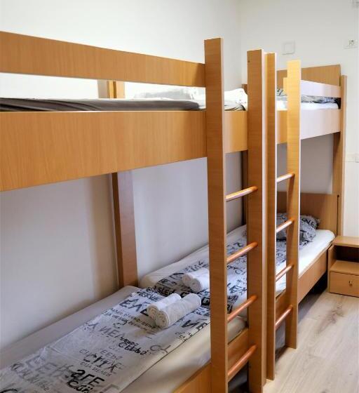 اتاق استاندارد چهار تخته, Hostel Soline