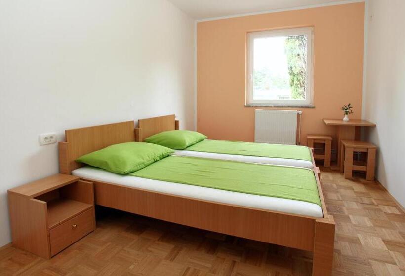 اتاق استاندارد, Hostel Soline