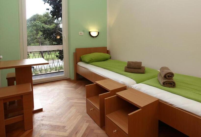 اتاق استاندارد, Hostel Soline