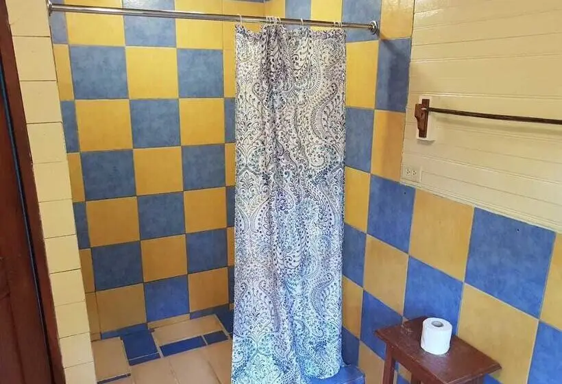 اتاق استاندارد سه نفره, Koko Acqua Lodge