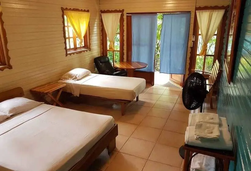 اتاق استاندارد سه نفره, Koko Acqua Lodge
