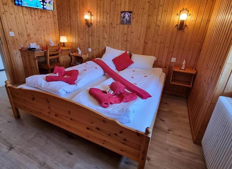 חדר משפחתי, Mont Noble