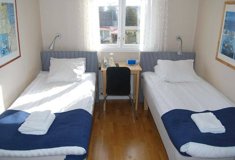 חדר מוזל מקלחת משותפת, Villa Ingrid