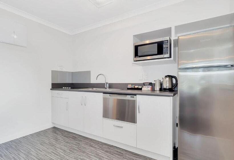 דירת משפחה, Matamata Central Motel