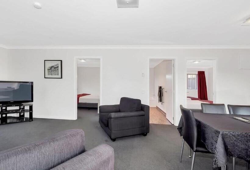 דירת משפחה, Matamata Central Motel