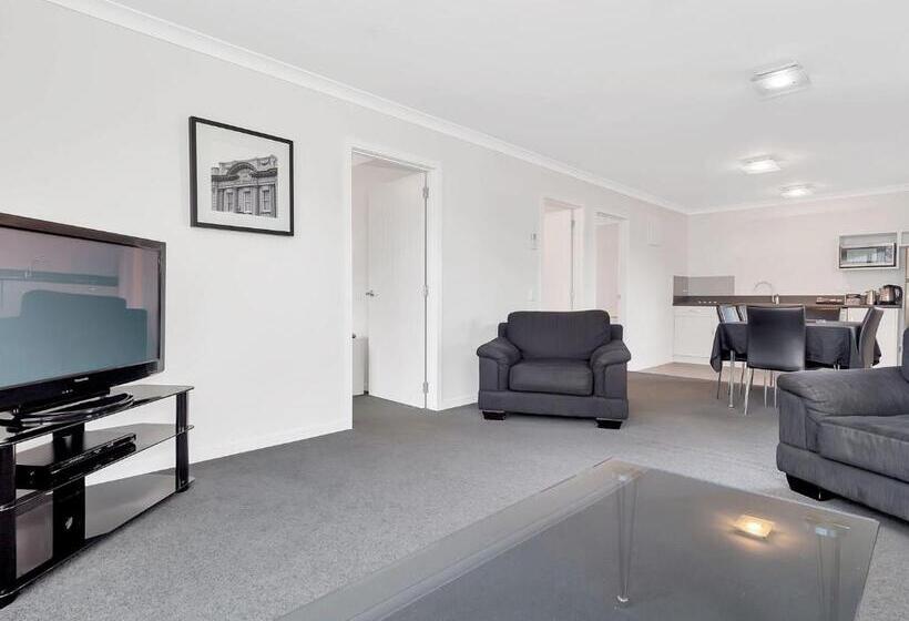 דירת משפחה, Matamata Central Motel