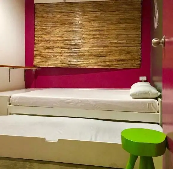 Economy-huone, Moon Fools Hostel