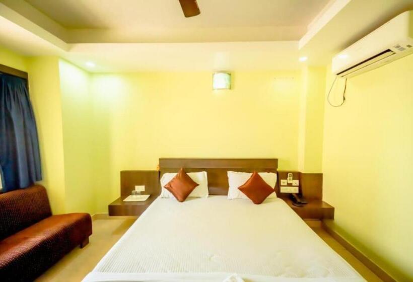 اتاق لوکس, Goroomgo Deep Ganga Inn Puri Sea View Room   Luxury Room With Lift And Parking Faciltiies   Mostly R