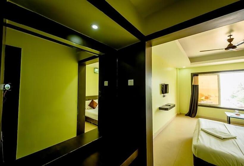 اتاق استاندارد, Goroomgo Deep Ganga Inn Puri Sea View Room   Luxury Room With Lift And Parking Faciltiies   Mostly R
