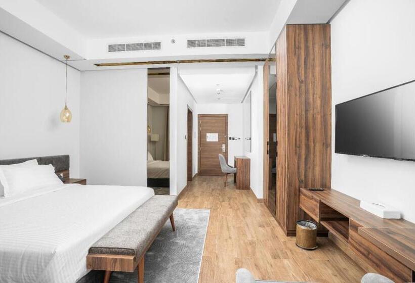 اتاق سوپریور با تخت بزرگ, Akasiya