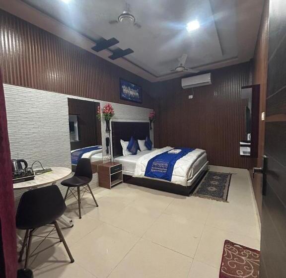 اتاق لوکس, Ankit Near Assi Ghat