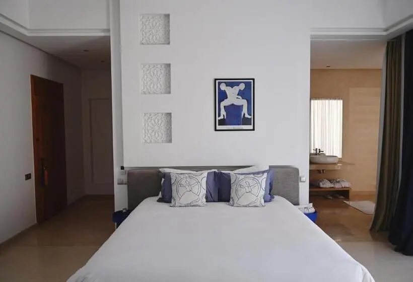 バルコニー付きデラックスルーム, Maison Kenoosha