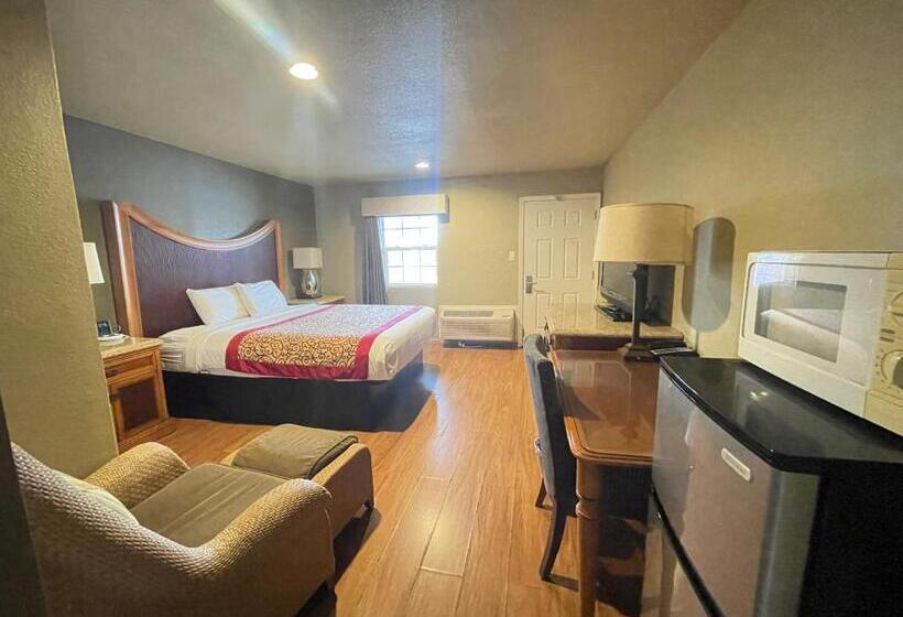 Pokój Typu Standard Łóżko King Przystosowany dla Osób Niepełnosprawnych, The Inn On 66