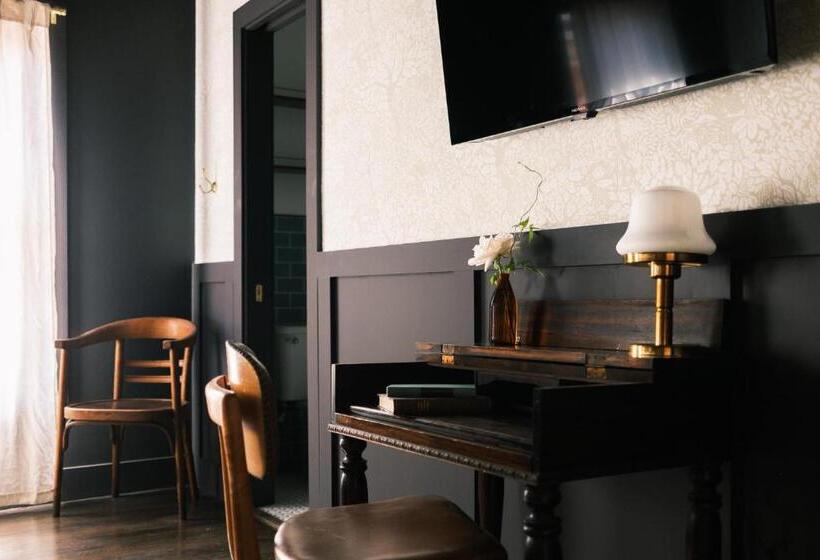 اتاق استاندارد با تخت بزرگ, The Madison