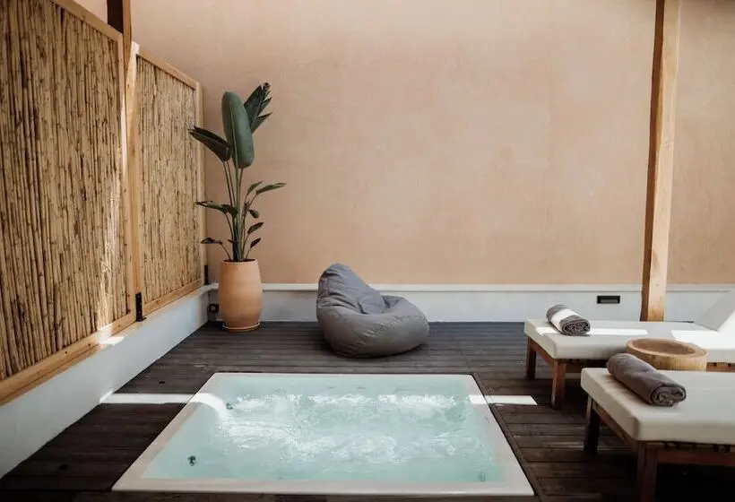 デラックストリプルルーム, Kalani Residence
