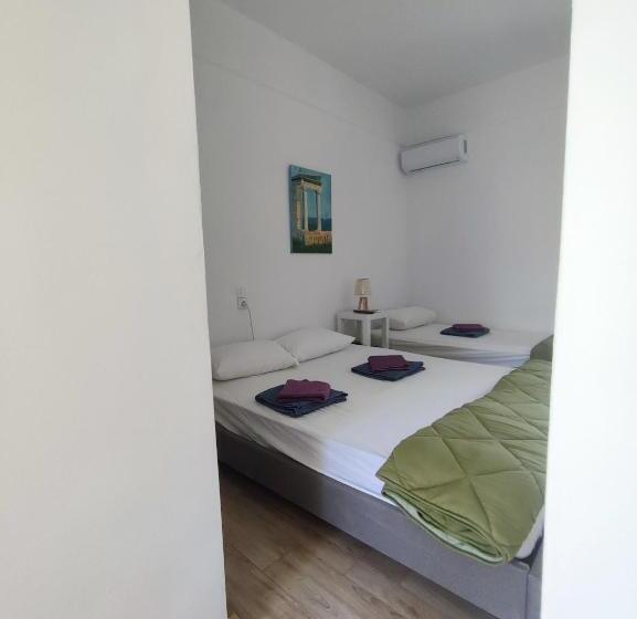 اتاق کلاسیک سه تخته, Karavaki Apartments