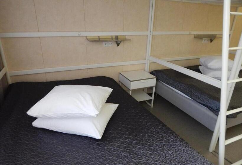 浴室共有スタンダード４人用ルーム, Immalanjärvi