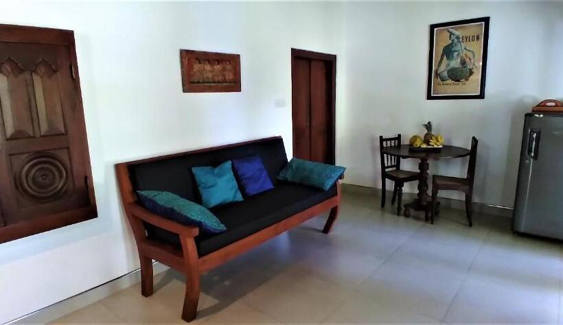 Standard Bungalow Gartenblick, Lilly House